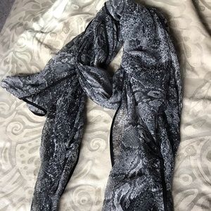 Brand new python pattern scarf by Cejon!